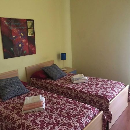カターニア I Colori Di Sara Bed & Breakfast エクステリア 写真