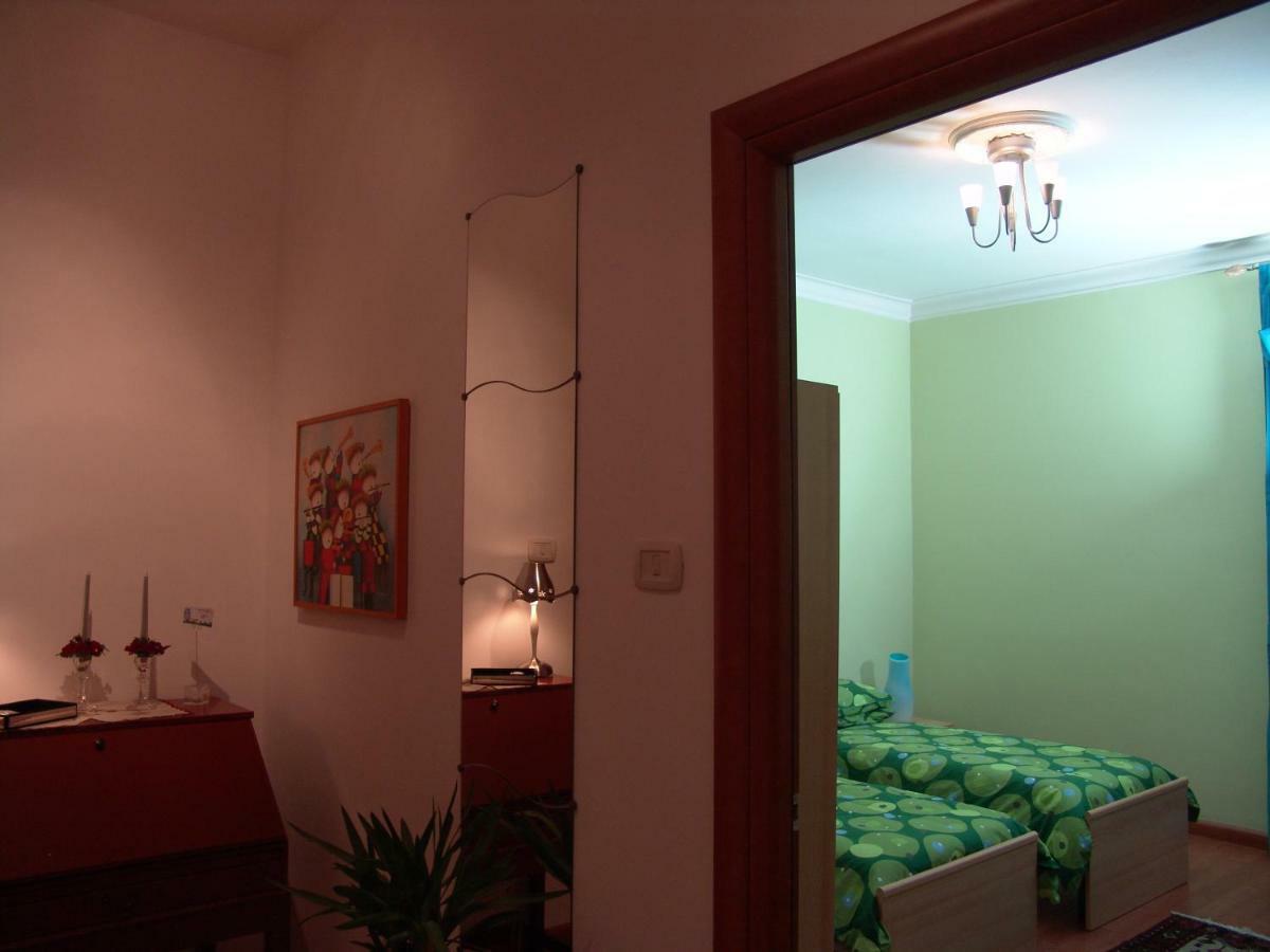 カターニア I Colori Di Sara Bed & Breakfast エクステリア 写真