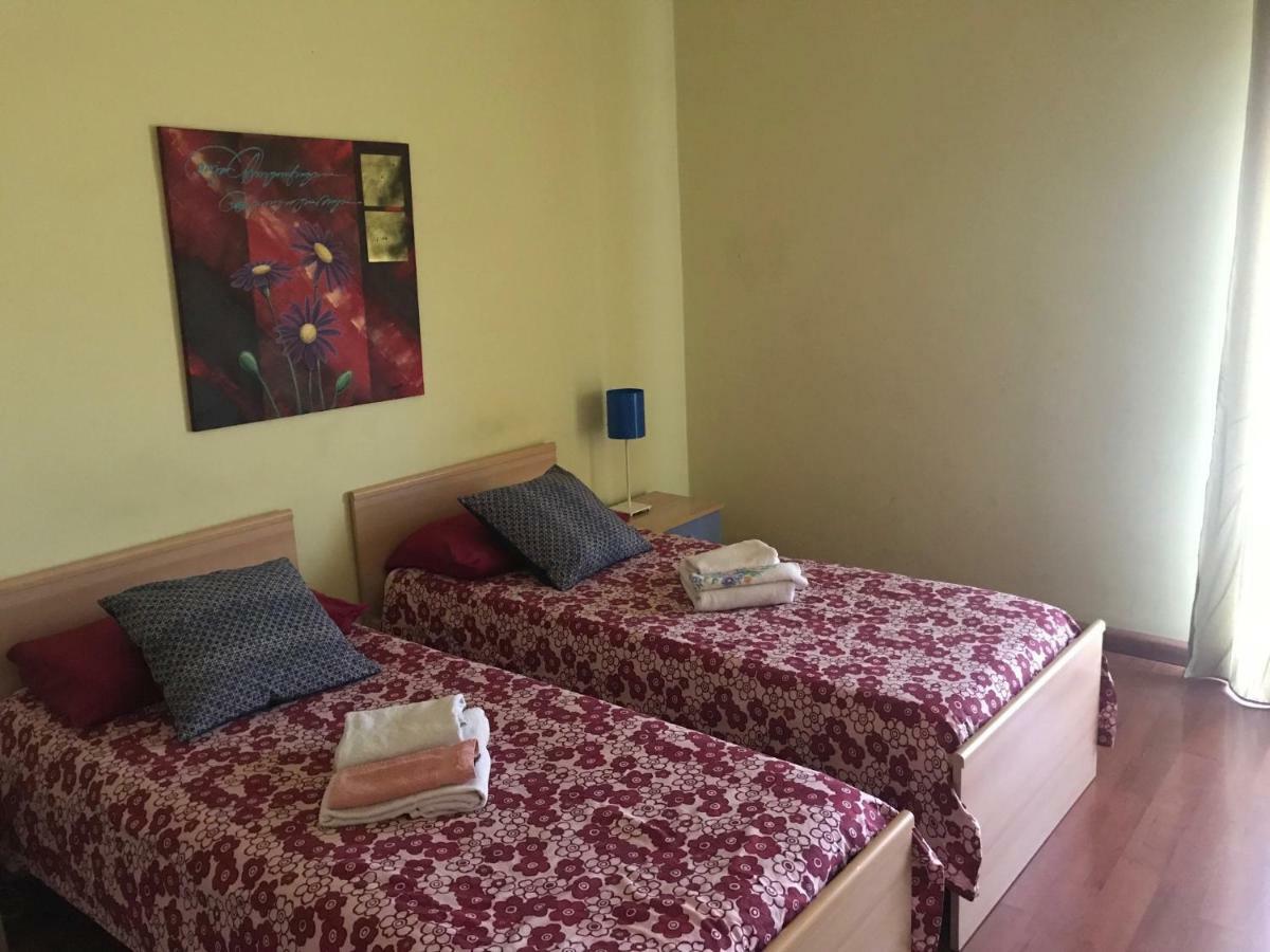 カターニア I Colori Di Sara Bed & Breakfast エクステリア 写真