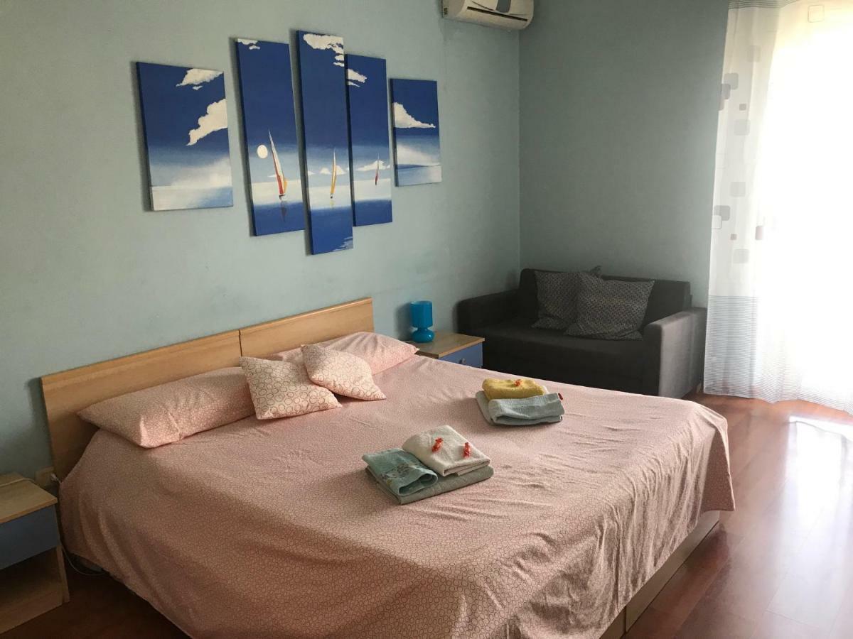 カターニア I Colori Di Sara Bed & Breakfast エクステリア 写真