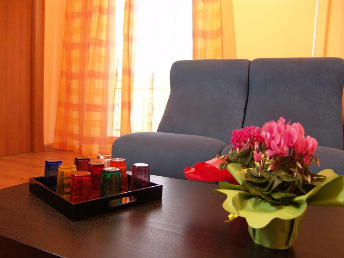 カターニア I Colori Di Sara Bed & Breakfast エクステリア 写真