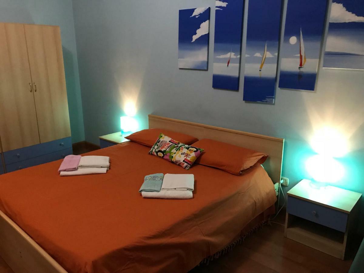 カターニア I Colori Di Sara Bed & Breakfast エクステリア 写真